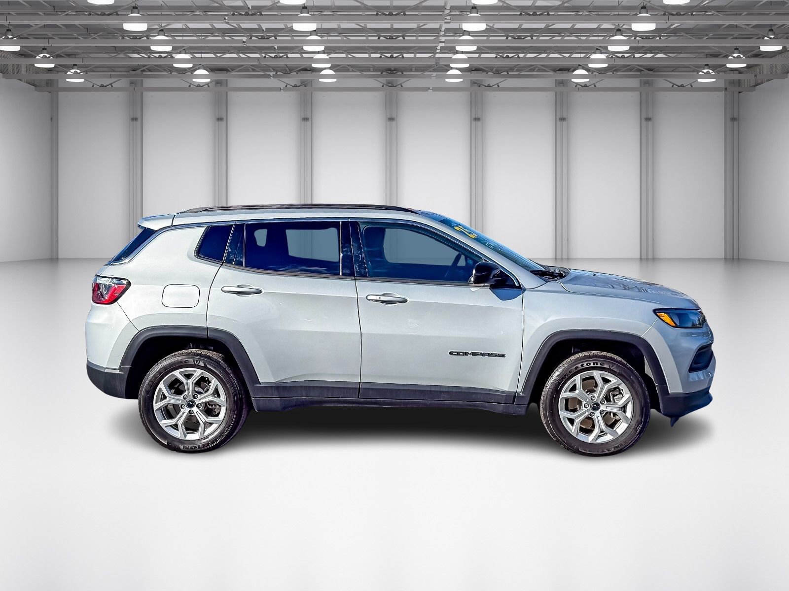 Used 2025 Jeep Compass Latitude image 6