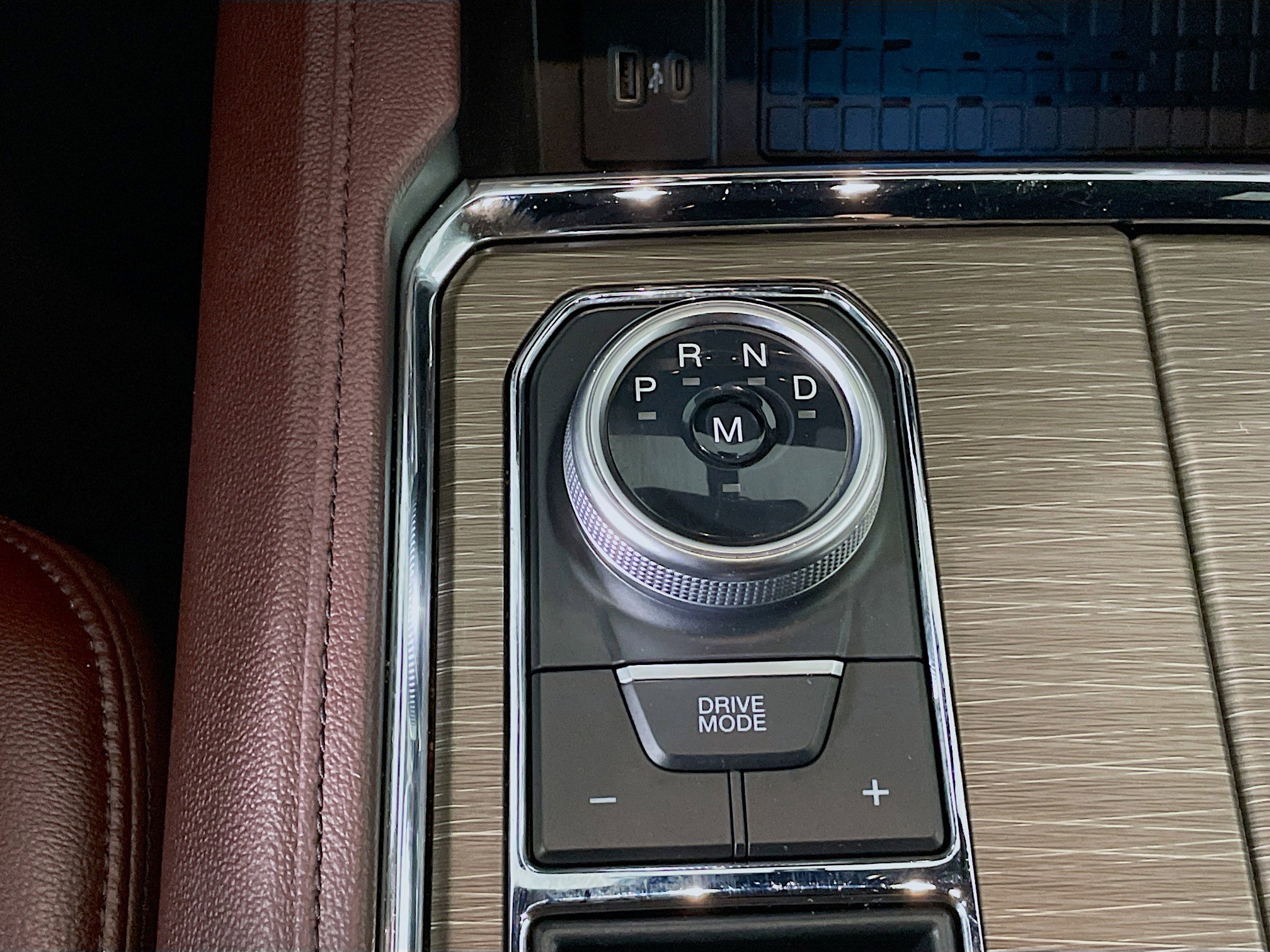 Used 2024 Ford Expedition Limited image 25