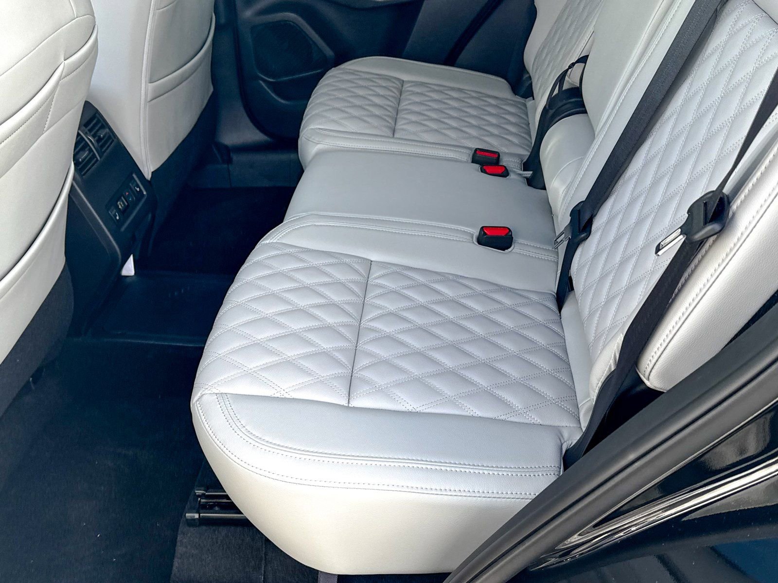 New 2025 Mitsubishi Outlander SEL image 21