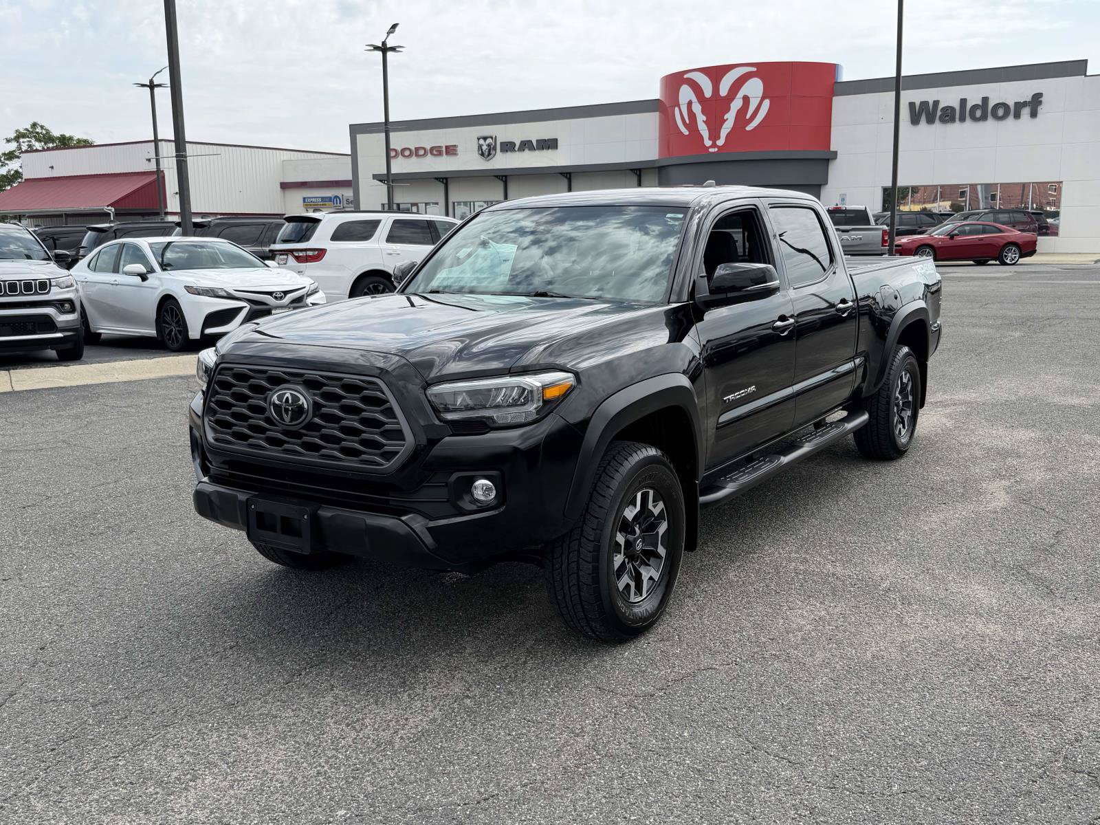 Used 2022 Toyota Tacoma TRD Off-Road w/ TRD Premium Off Road Package AWD/4WD image 6