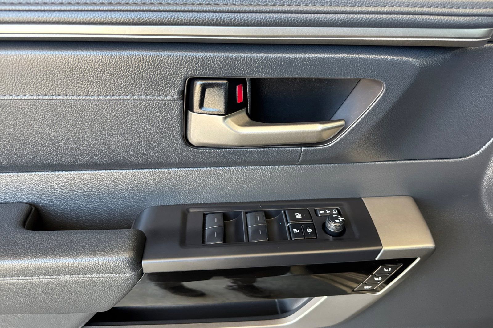 Used 2025 Toyota Tundra Limited image 10