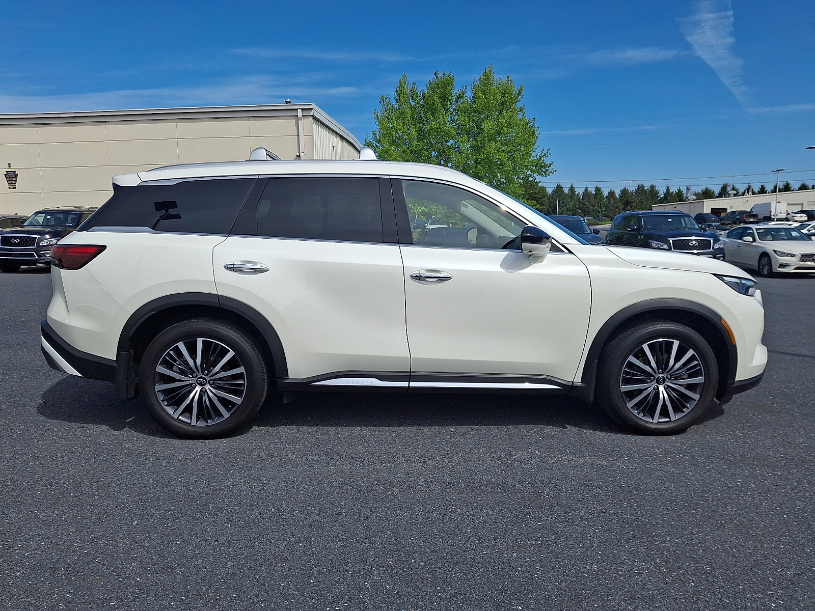 Certified 2025 INFINITI QX60 Sensory w/ Vision Package AWD/4WD image 7
