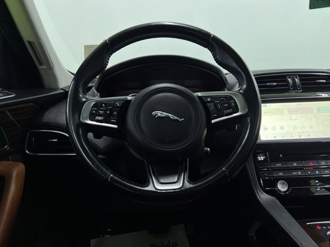 Used 2018 Jaguar F-PACE Portfolio AWD/4WD image 20