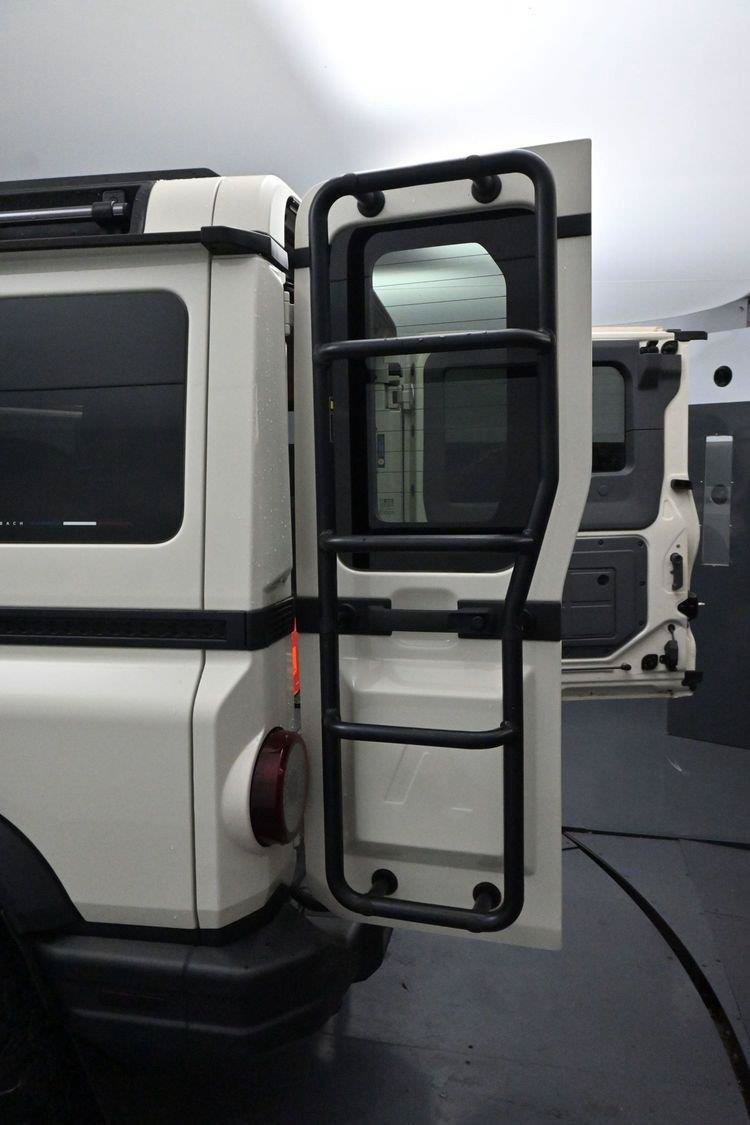Used 2024 INEOS Grenadier Station Wagon AWD/4WD image 37