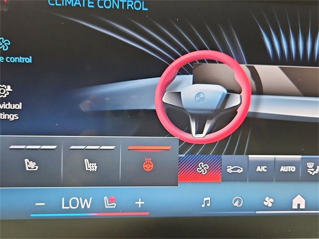 Used 2025 BMW X7 M60i image 45