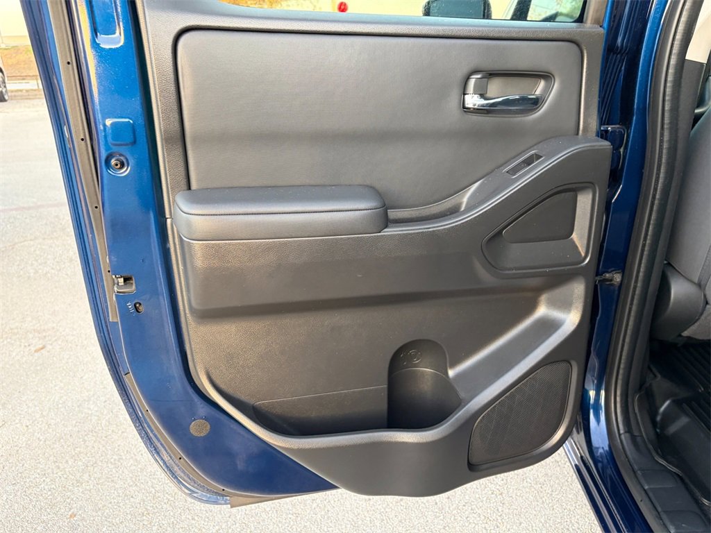 Used 2022 Nissan Frontier SV w/ Technology Package image 27