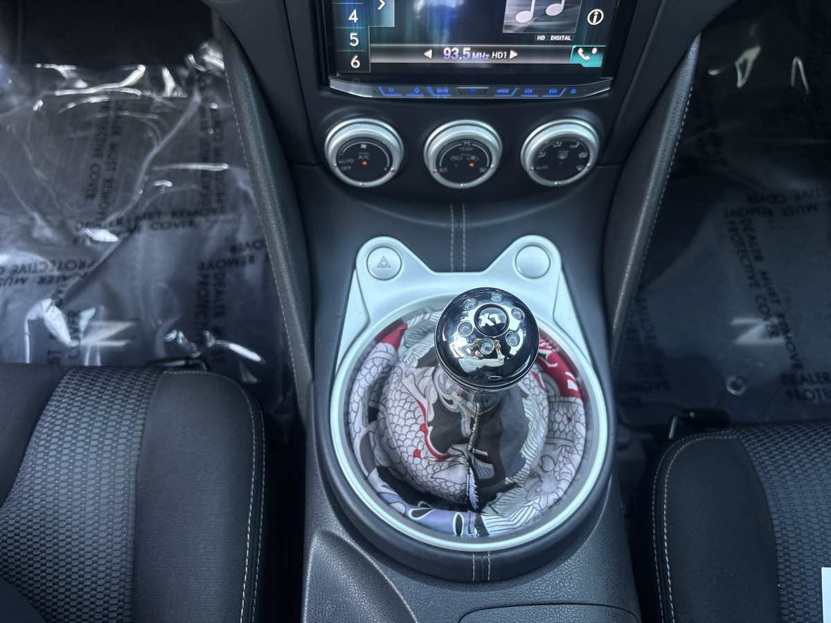 Used 2013 Nissan 370Z Coupe RWD image 21