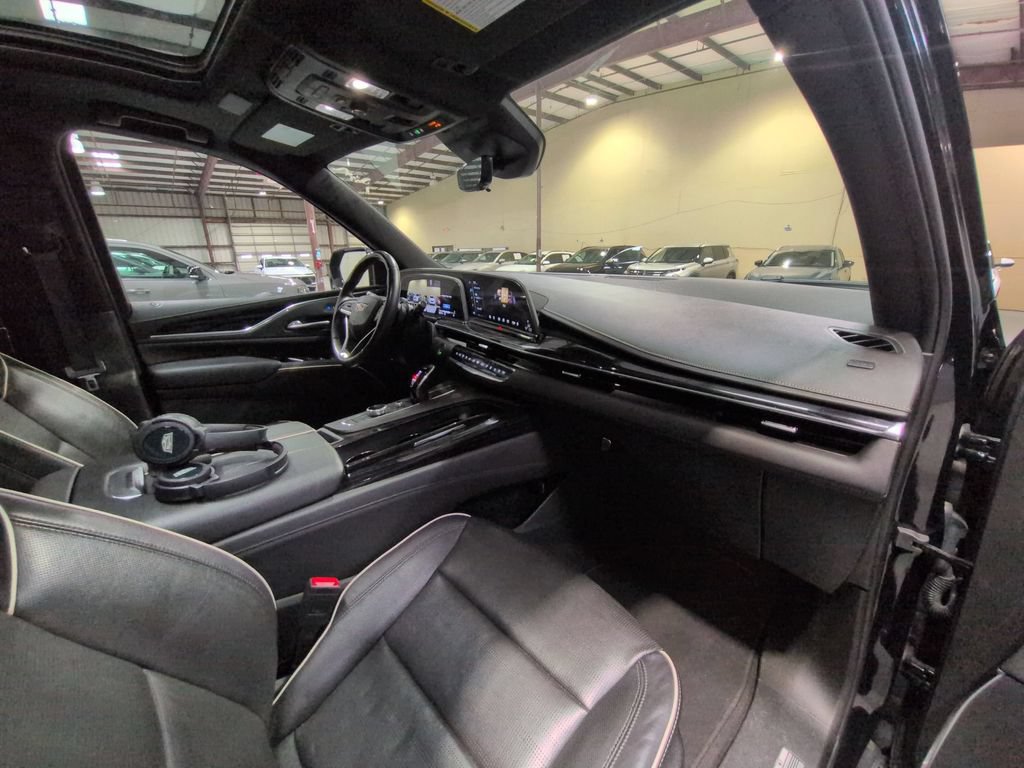 Used 2023 Cadillac Escalade Sport AWD/4WD image 23