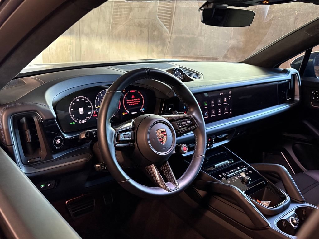 Used 2024 Porsche Cayenne Turbo GT AWD/4WD image 4
