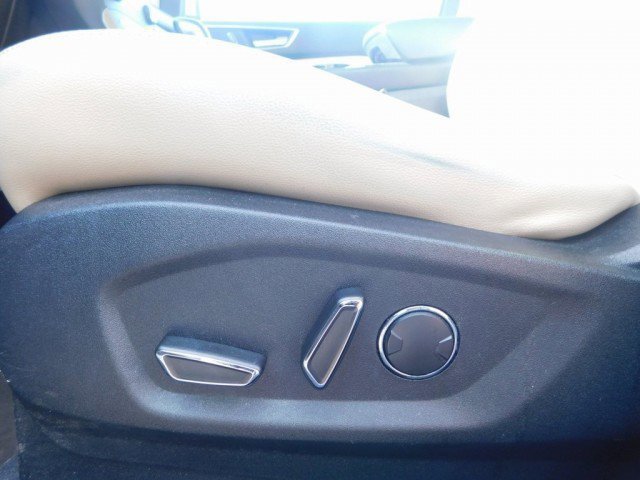 Used 2015 Ford Edge SEL image 9