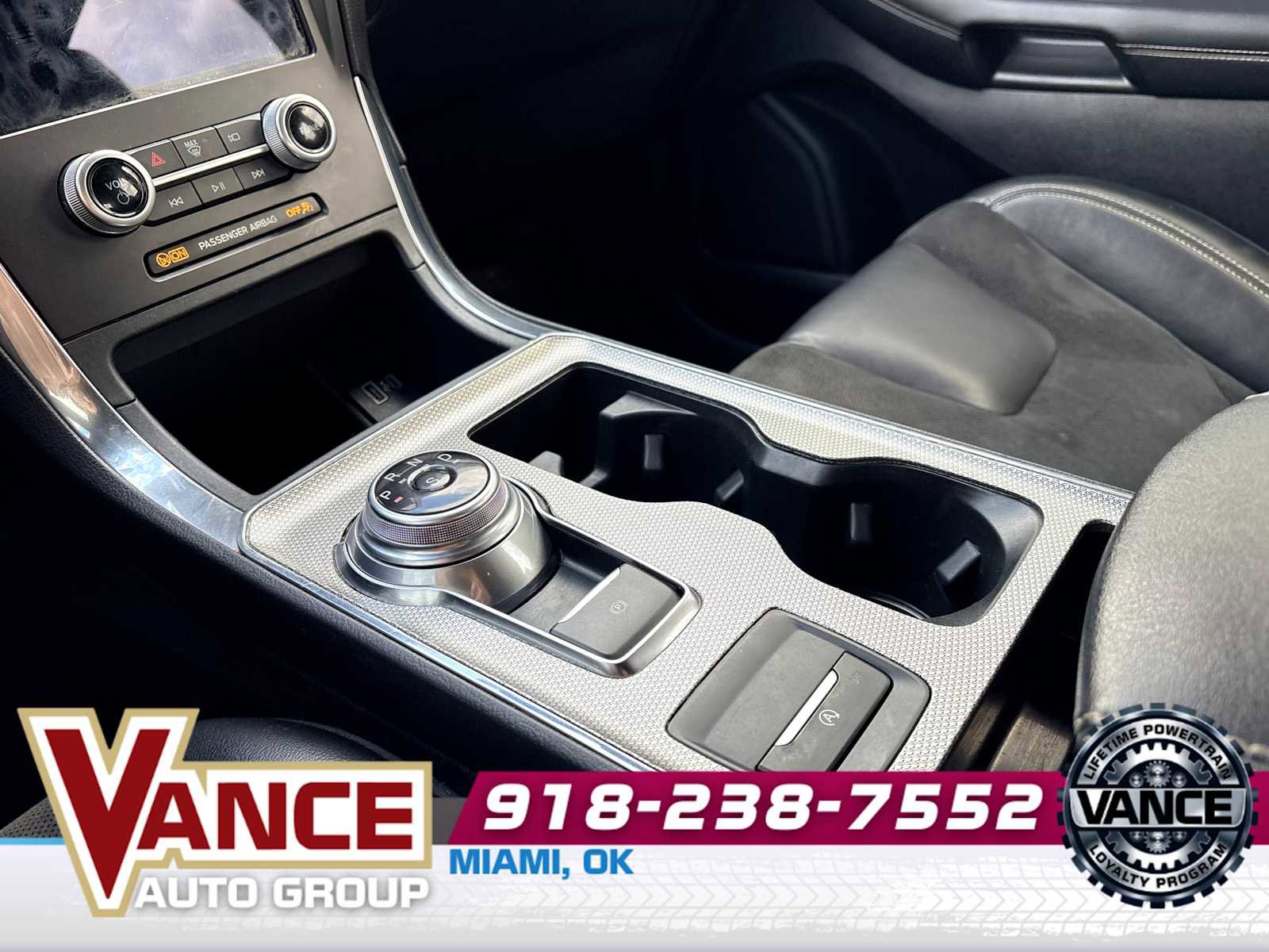 Used 2021 Ford Edge ST image 19