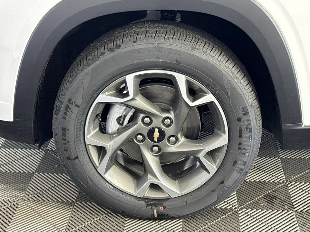 New 2026 Chevrolet Trax LT w/ Driver Confidence Package FWD image 36