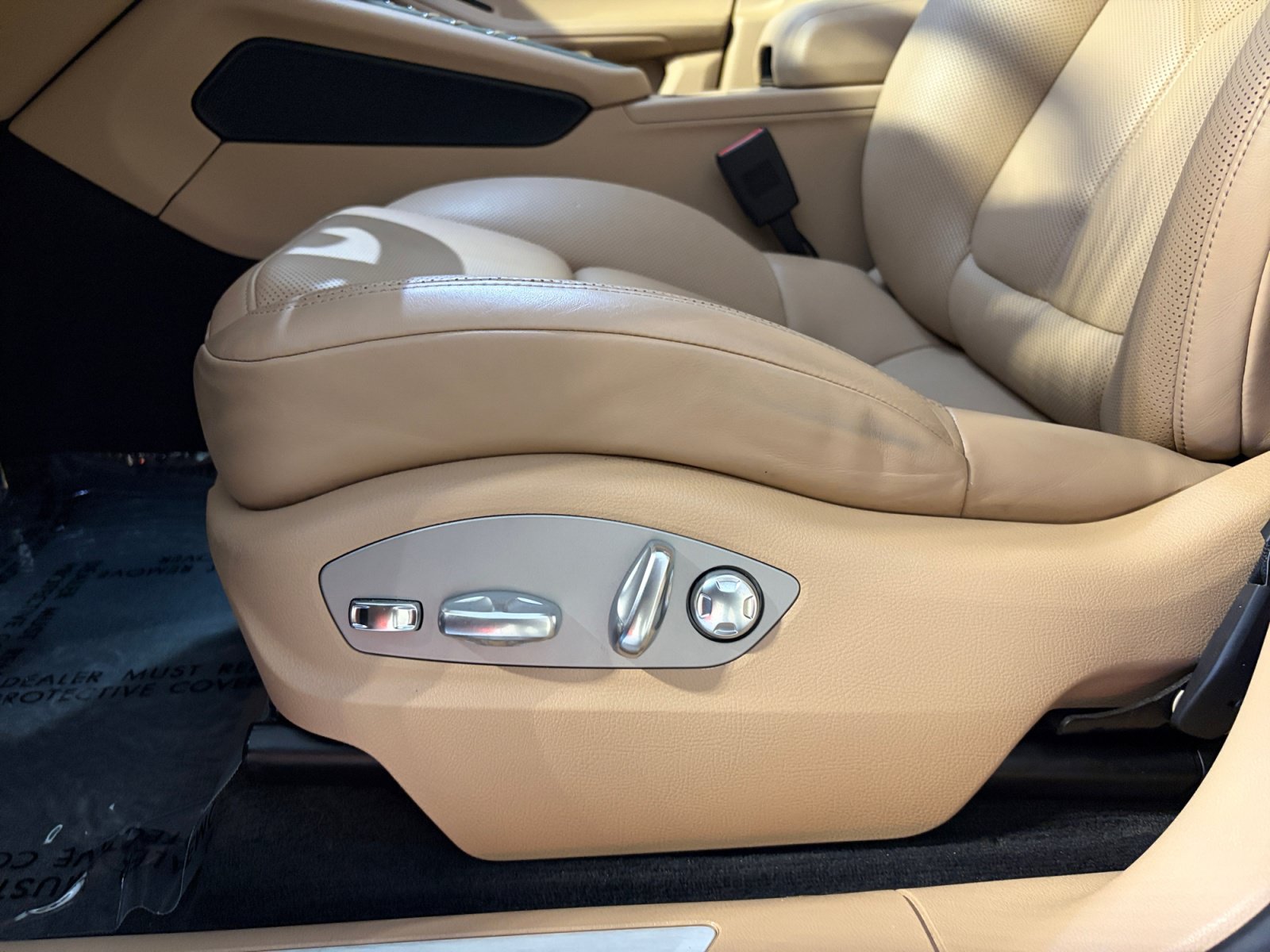 Certified 2020 Porsche Macan S AWD/4WD image 23