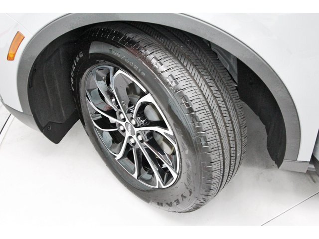 Used 2026 Lincoln Nautilus Premier AWD/4WD image 7
