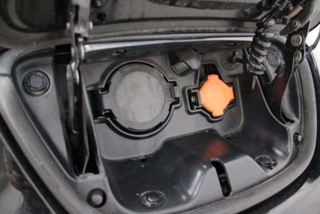 Used 2015 Nissan Leaf SL w/ Premium Package FWD image 31