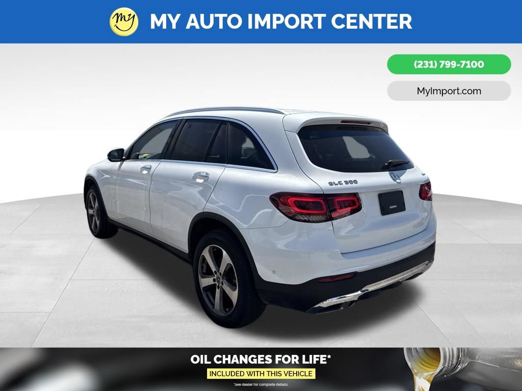 Used 2022 Mercedes-Benz GLC 300 4MATIC w/ Driver Assistance Package image 4
