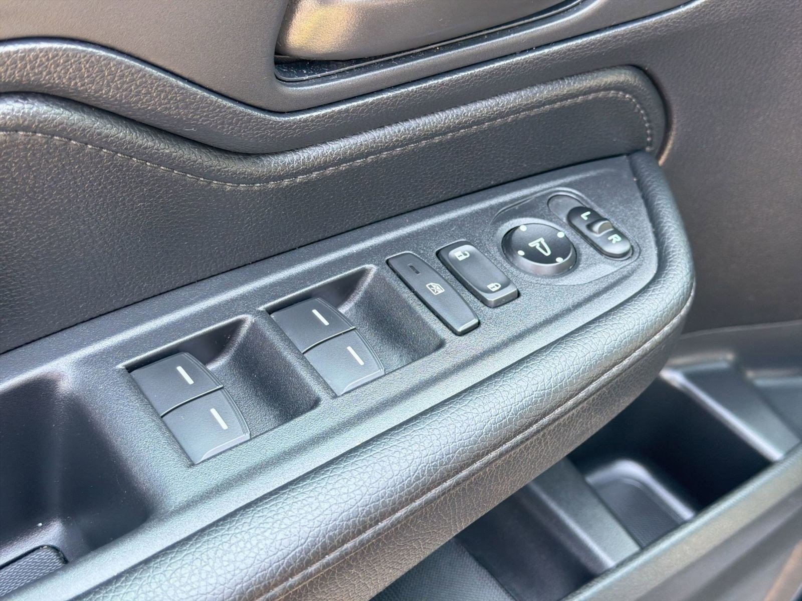 Used 2025 Honda Odyssey Sport-L image 21