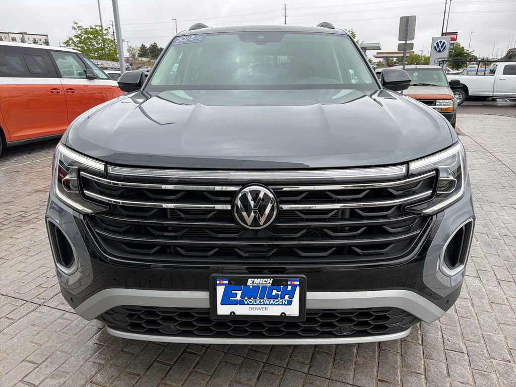Certified 2025 Volkswagen Atlas Peak Edition SE AWD/4WD image 10