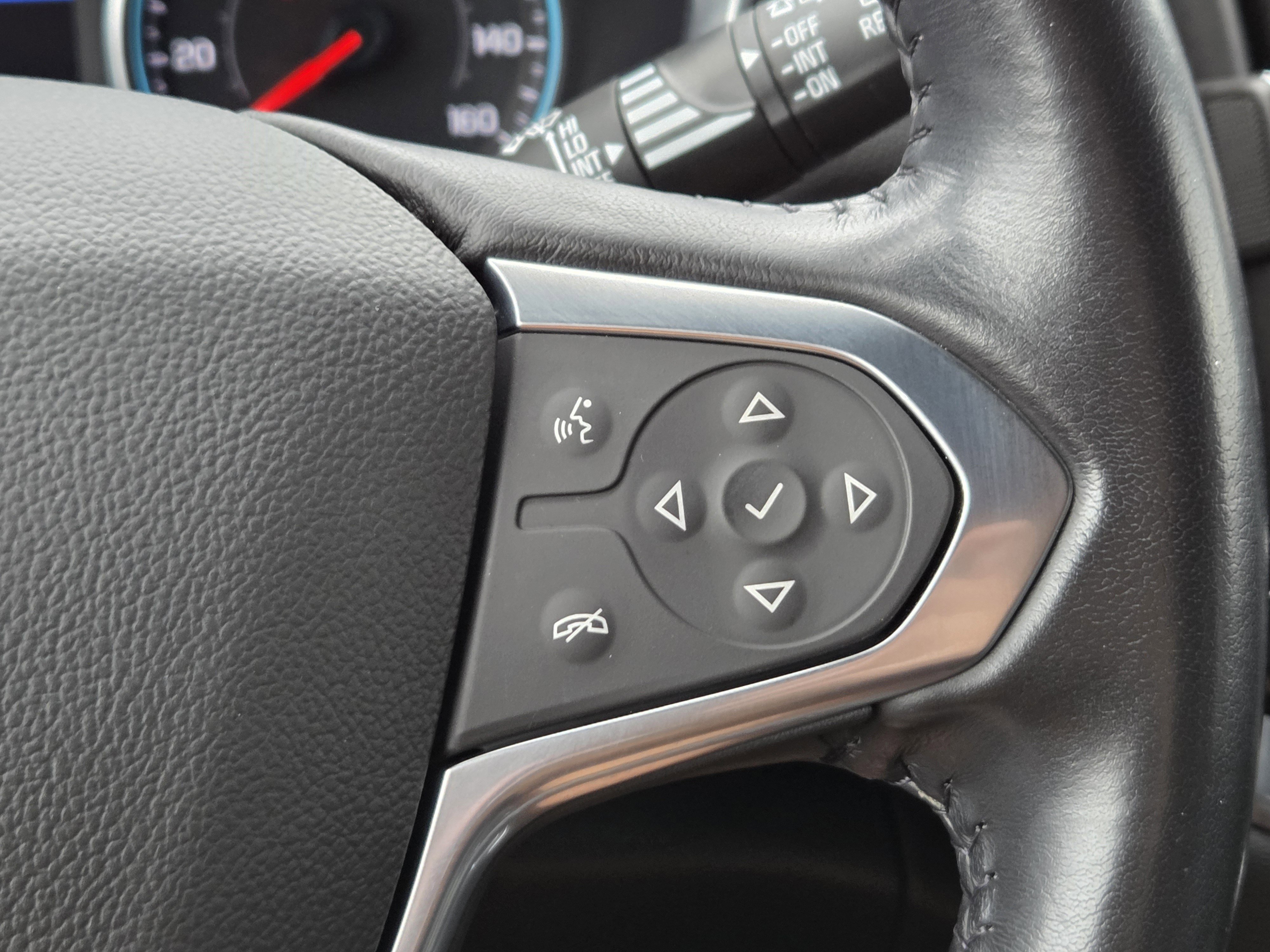 Used 2022 Chevrolet Traverse LT image 17