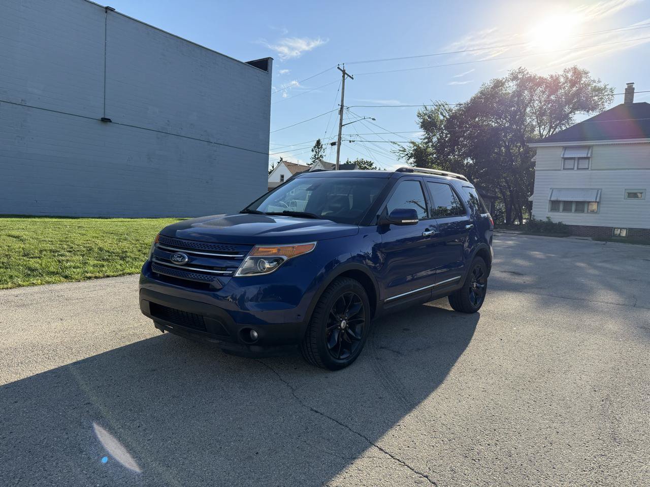 Used 2014 Ford Explorer Limited w/ Equipment Group 302A AWD/4WD image 3