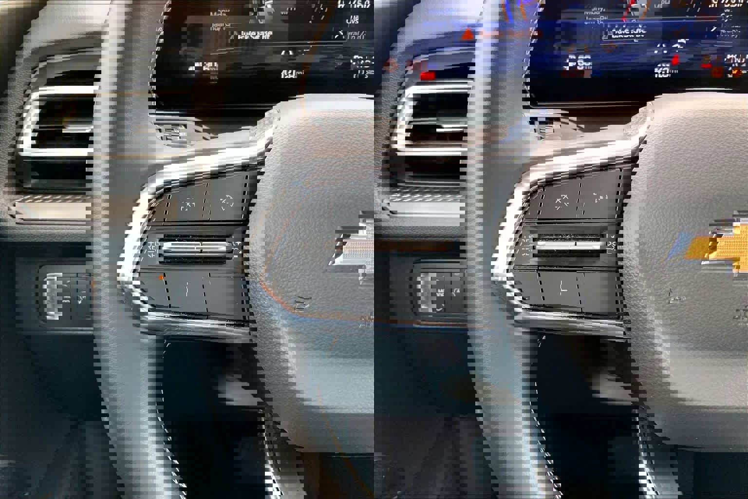 Used 2025 Chevrolet Traverse LT image 23