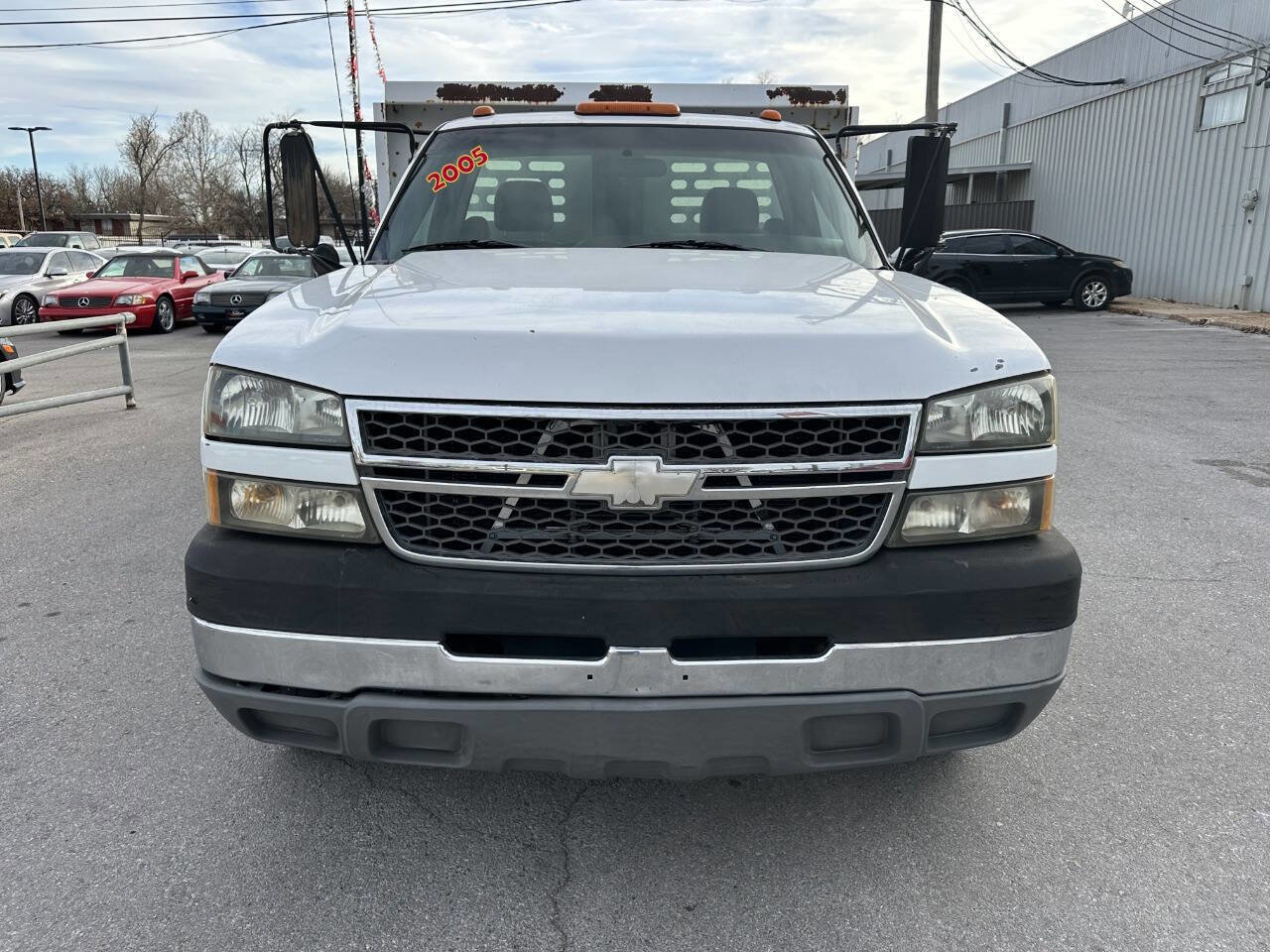 Used 2005 Chevrolet Silverado 3500 2WD Regular Cab image 2