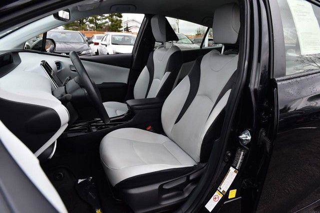 Used 2019 Toyota Prius XLE image 23