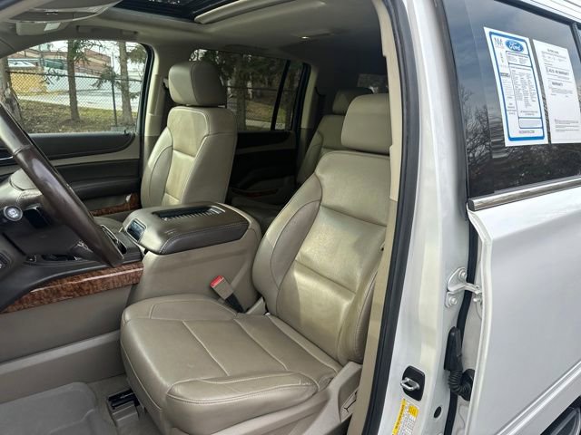Used 2020 Chevrolet Suburban Premier AWD/4WD image 31