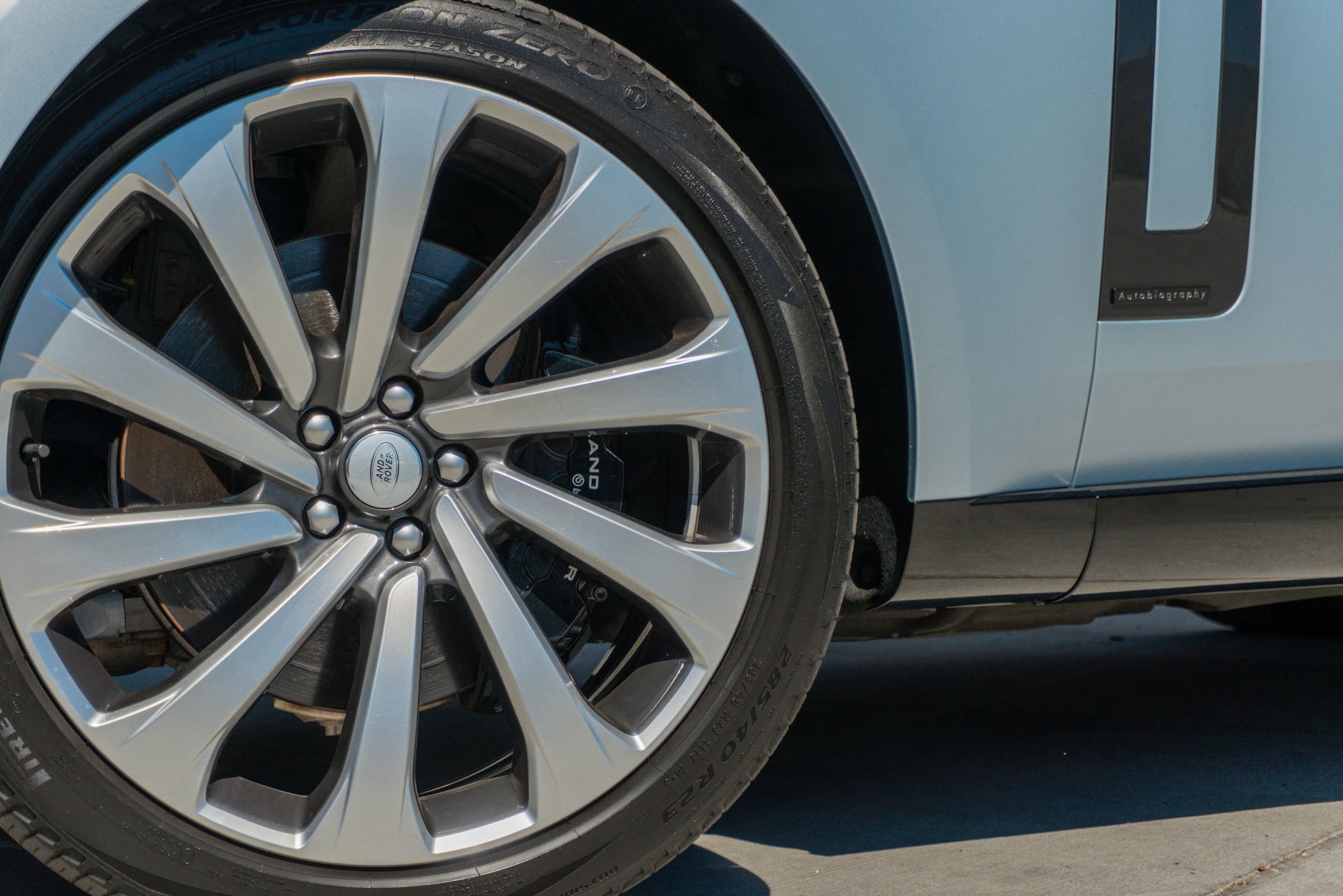 Used 2023 Land Rover Range Rover Autobiography image 29