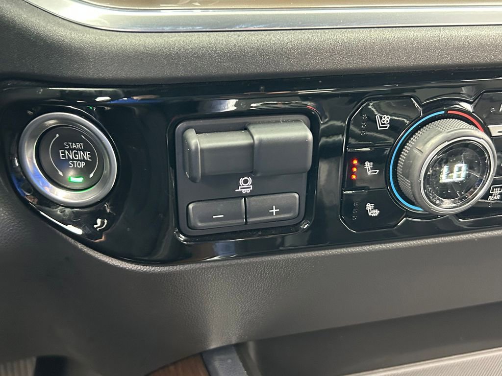 Used 2022 Chevrolet Silverado 1500 High Country image 34