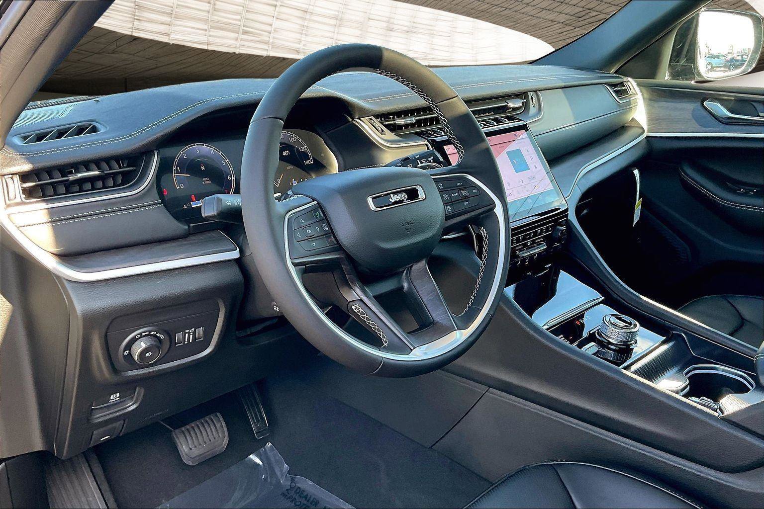 New 2025 Jeep Grand Cherokee L Limited w/ Luxury Tech Group II image 7