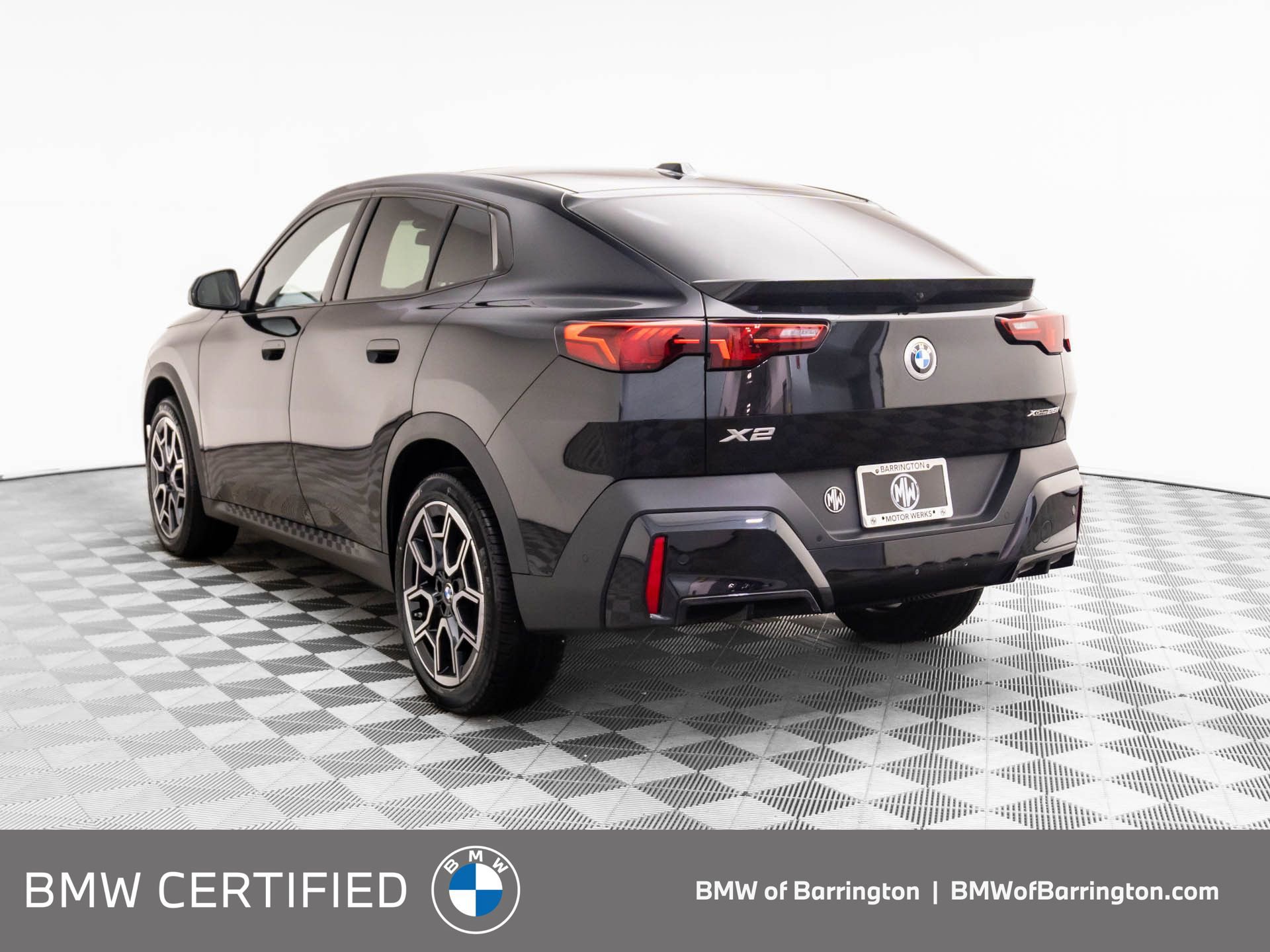 Certified 2025 BMW X2 xDrive28i w/ Premium Package image 3