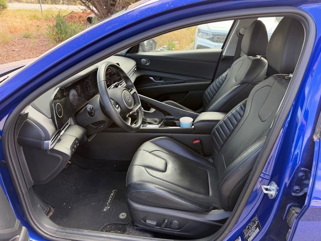 Used 2023 Hyundai Elantra Limited FWD image 4