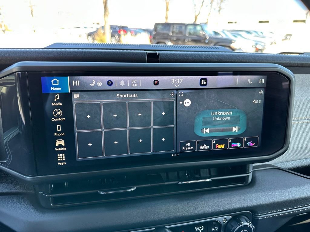 Used 2025 Jeep Wrangler Unlimited Sahara image 24