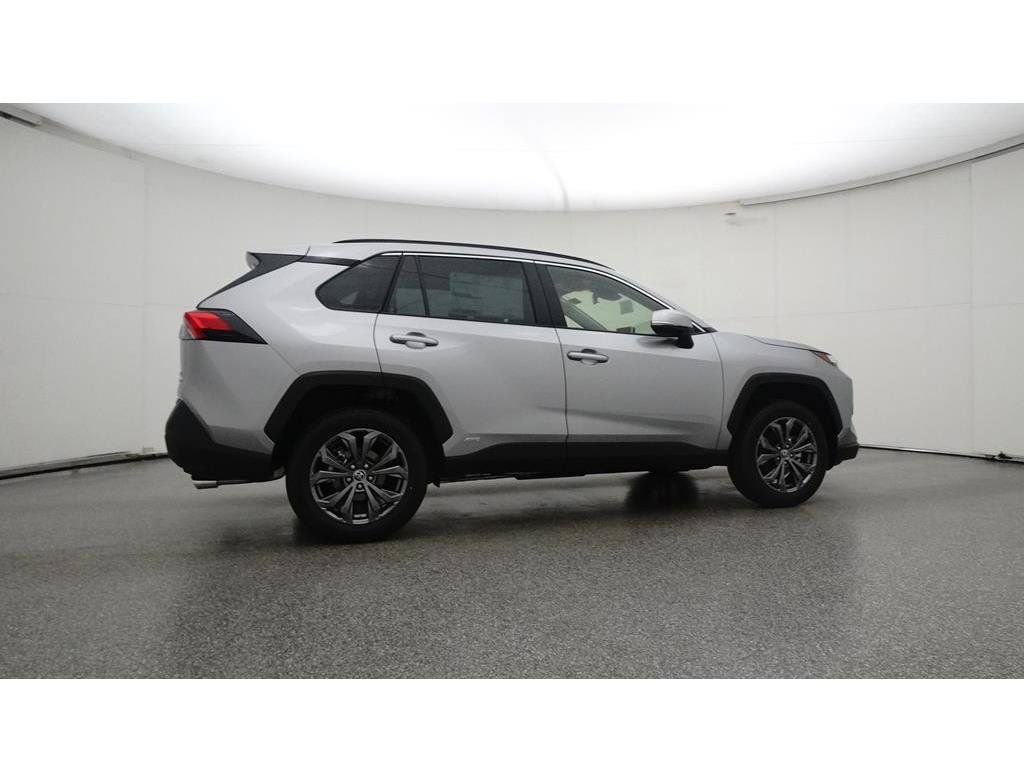 Used 2023 Toyota RAV4 XLE Premium AWD/4WD image 31