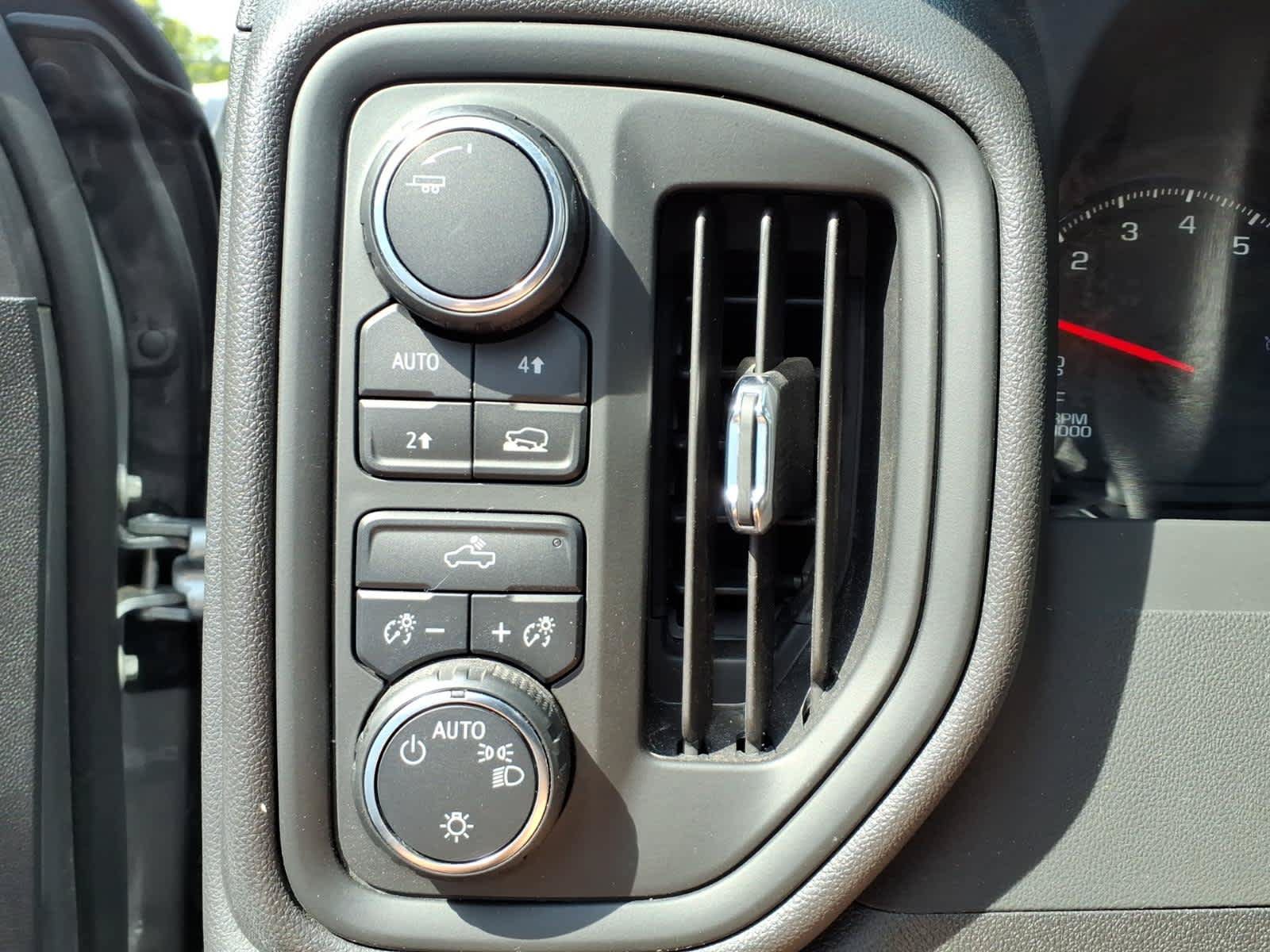 Certified 2025 Chevrolet Silverado 1500 Custom AWD/4WD image 11