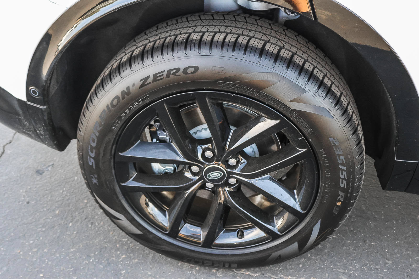 New 2026 Land Rover Discovery Sport Landmark AWD/4WD image 13