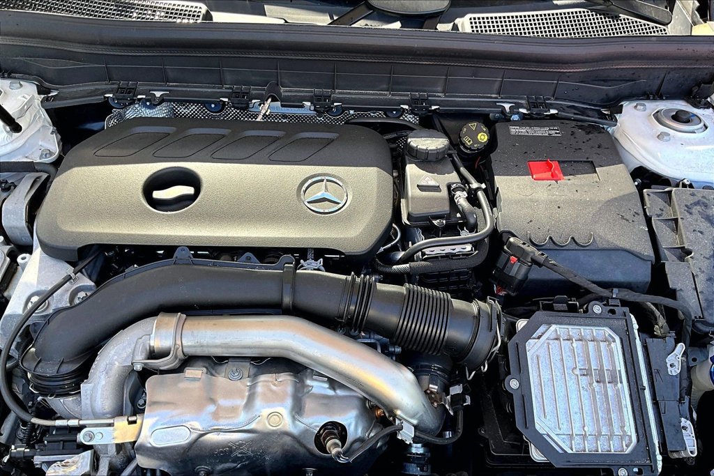 Used 2026 Mercedes-Benz GLB 250 4MATIC image 34