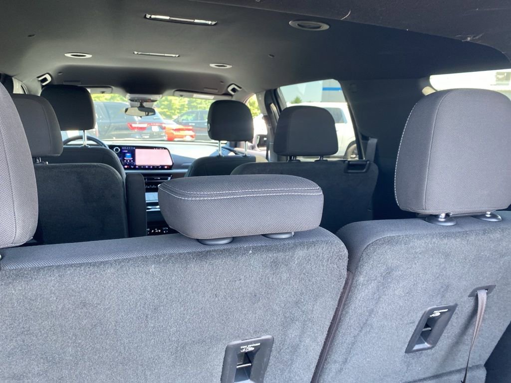 Used 2024 Chevrolet Traverse LT image 11