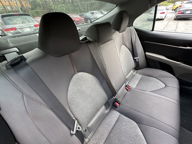 Used 2018 Toyota Camry L image 17