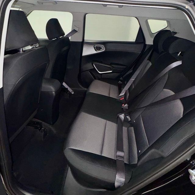 Used 2023 Kia Soul LX w/ LX Technology Package image 11
