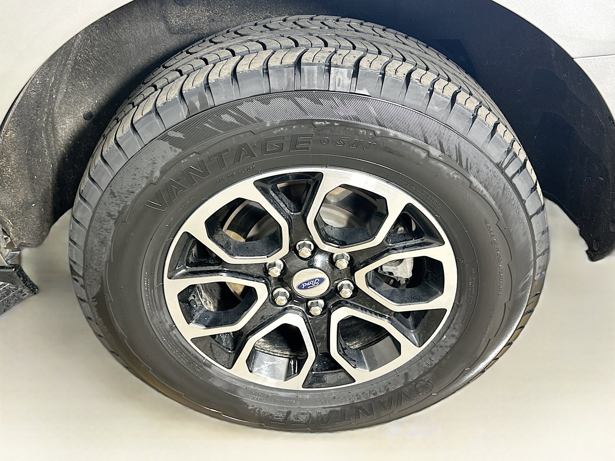Used 2024 Ford Expedition XLT image 11