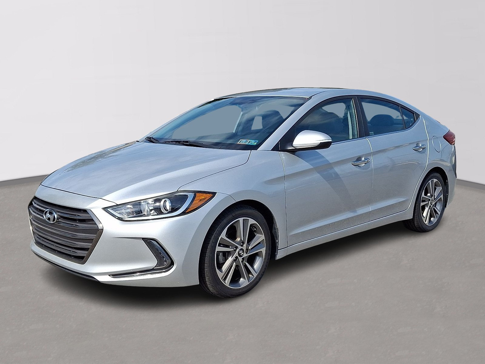 Used 2017 Hyundai Elantra Limited FWD image 1