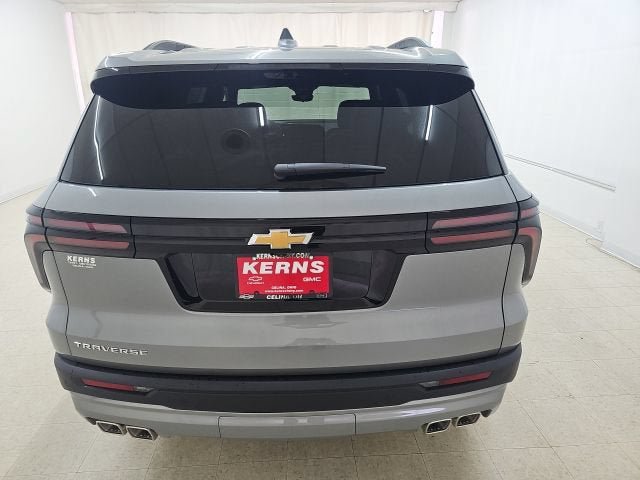 New 2026 Chevrolet Traverse LT w/ Driver Confidence Package FWD image 5