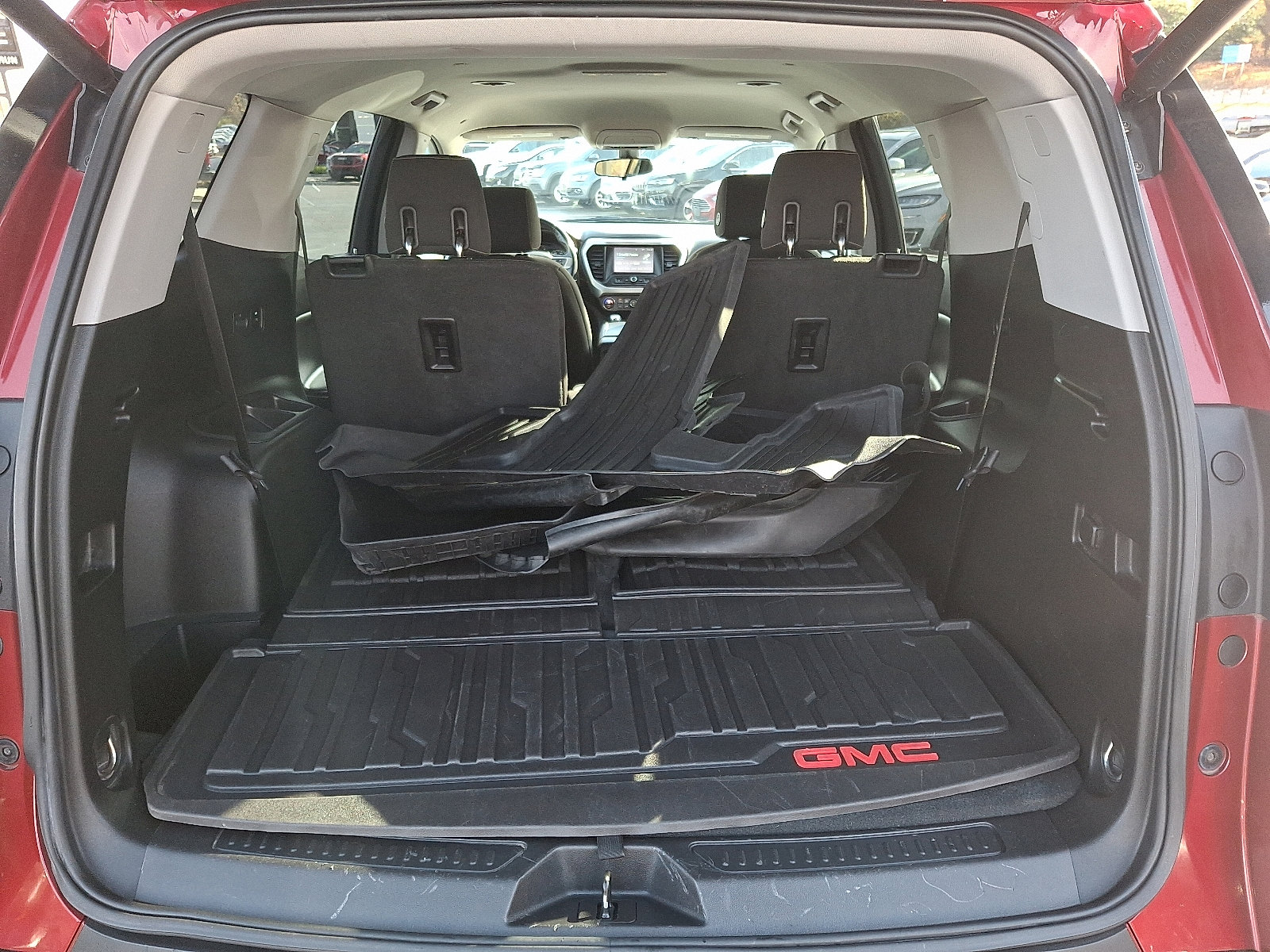 Used 2019 GMC Acadia SLE w/ LPO, Floor Liner Package image 30
