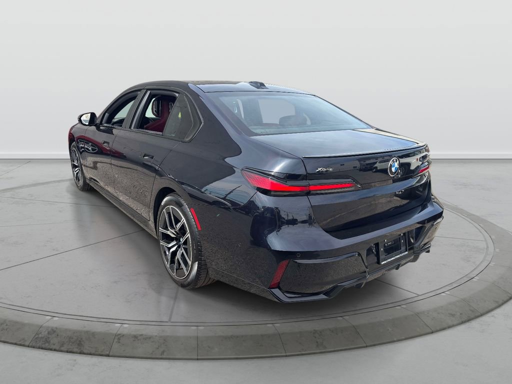 Used 2025 BMW 740i xDrive AWD/4WD image 5