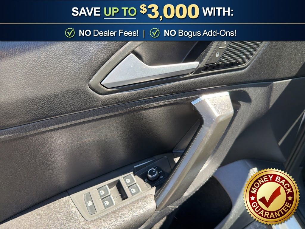 Used 2021 Volkswagen Tiguan SE w/ Panoramic Sunroof Package image 16
