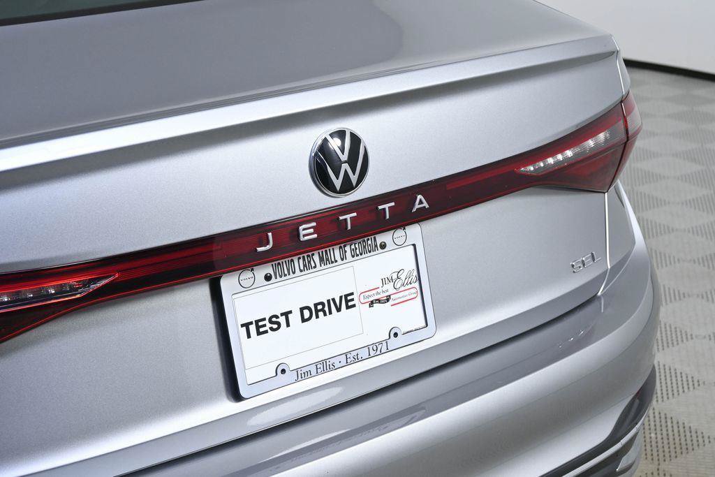 Used 2025 Volkswagen Jetta SEL FWD image 37