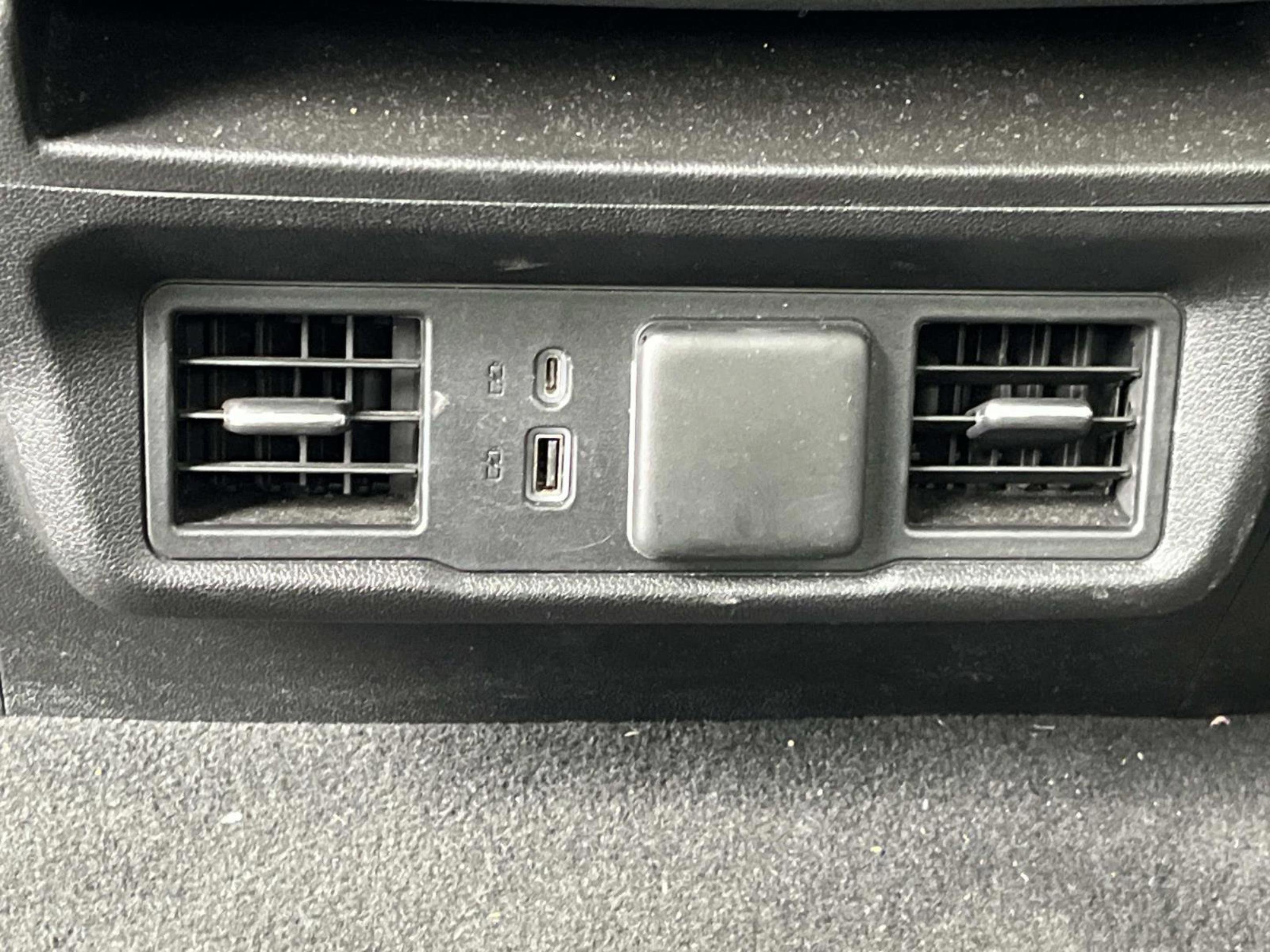 Used 2022 Chevrolet Silverado 1500 LT AWD/4WD image 12