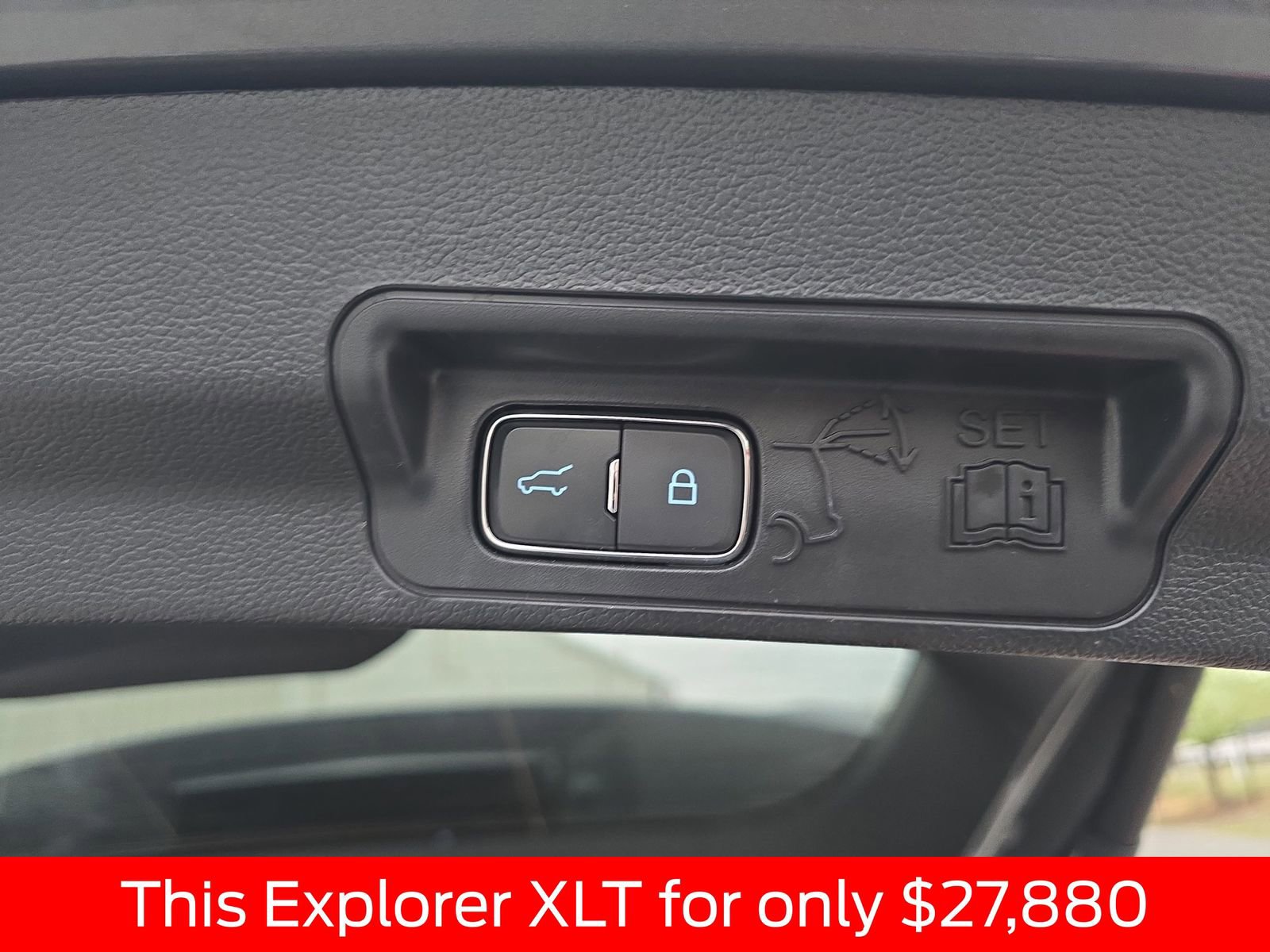 Used 2023 Ford Explorer XLT w/ Equipment Group 202A RWD image 22
